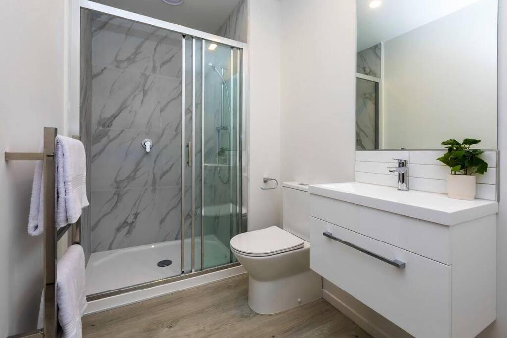 2 Bedrooms Apprtmt Plus Underground Parking In Cbd Christchurch Exteriér fotografie